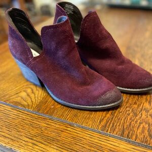 Steve Madden Burgundy Suede Booties